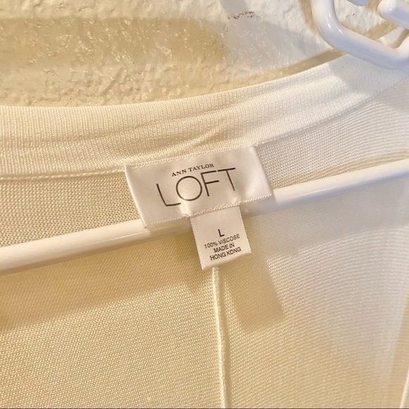 LOFT Deep V White Top - Picture 3 of 5